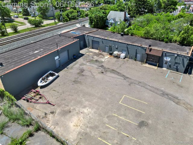 31827 Michigan Avenue, Wayne, MI 48184