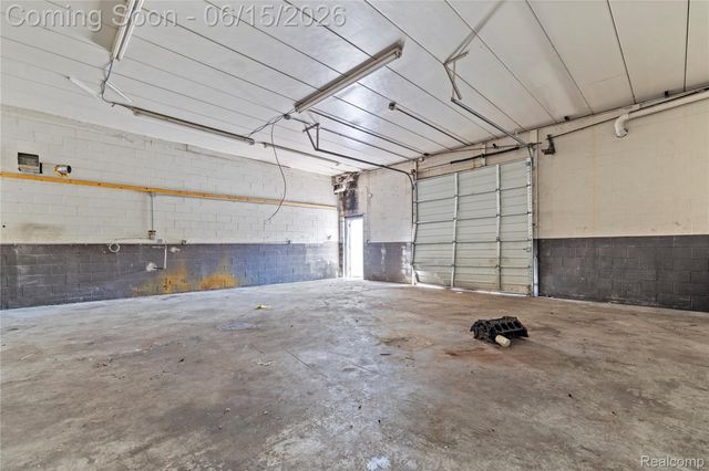 31827 Michigan Avenue, Wayne, MI 48184