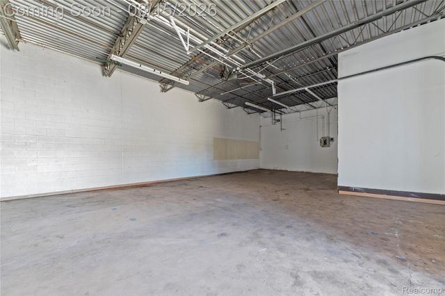 31827 Michigan Avenue, Wayne, MI 48184