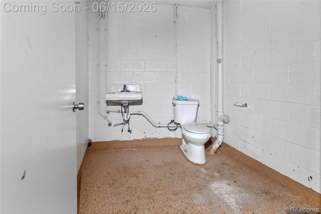 31827 Michigan Avenue, Wayne, MI 48184