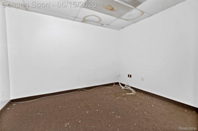 31827 Michigan Avenue, Wayne, MI 48184