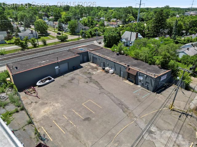 31827 Michigan Avenue, Wayne, MI 48184