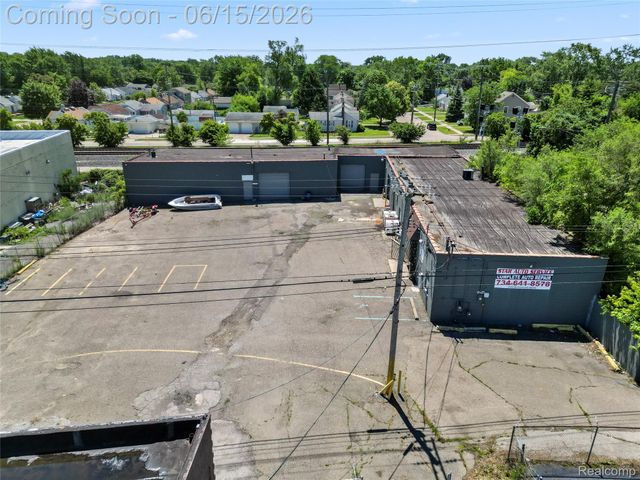 31827 Michigan Avenue, Wayne, MI 48184