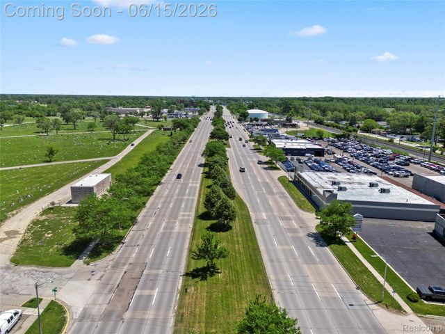 31827 Michigan Avenue, Wayne, MI 48184