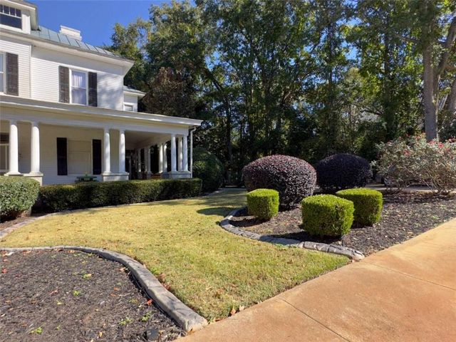 225 N Indian Springs N Drive, Forsyth, GA 31029