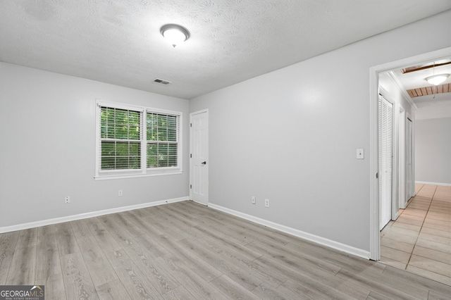 2124 Golfview Drive SE, Conyers, GA 30013