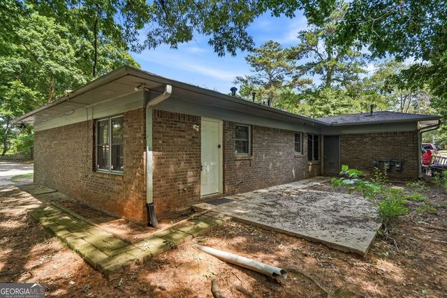 2124 Golfview Drive SE, Conyers, GA 30013