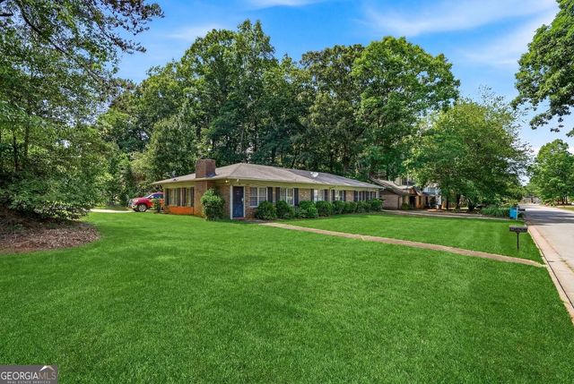2124 Golfview Drive SE, Conyers, GA 30013