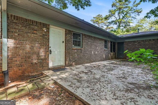 2124 Golfview Drive SE, Conyers, GA 30013
