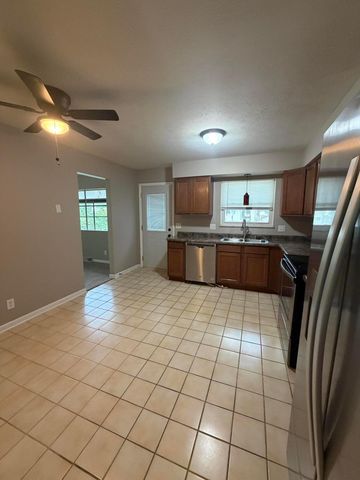 1452 Ironwood Drive, Columbus, OH 43229