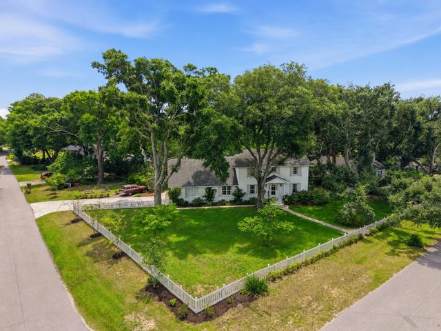 680 Fort Sumter Drive, Charleston, SC 29412