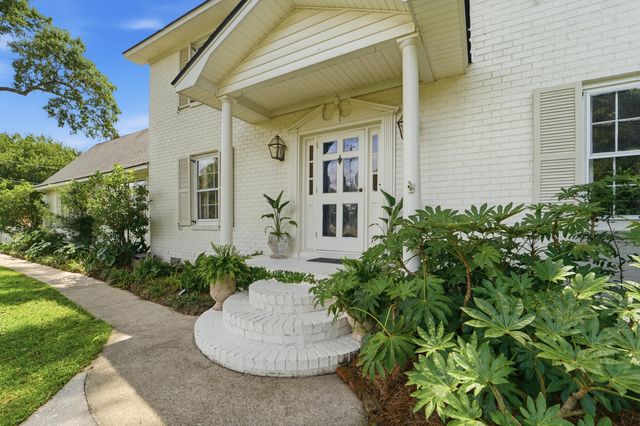 680 Fort Sumter Drive, Charleston, SC 29412