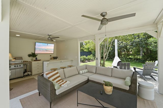 680 Fort Sumter Drive, Charleston, SC 29412