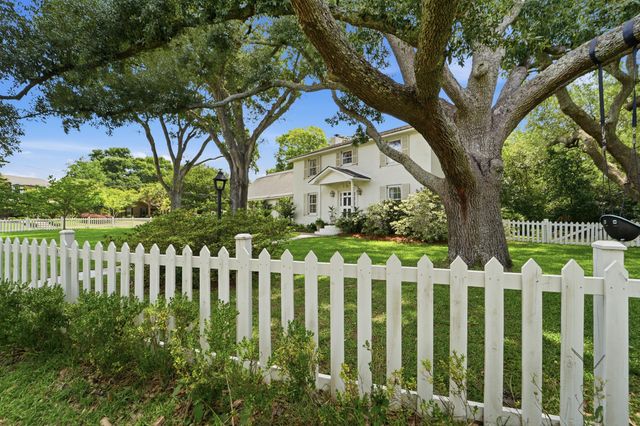 680 Fort Sumter Drive, Charleston, SC 29412