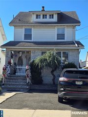 342 Page Avenue Second Floor, Lyndhurst, NJ 07071