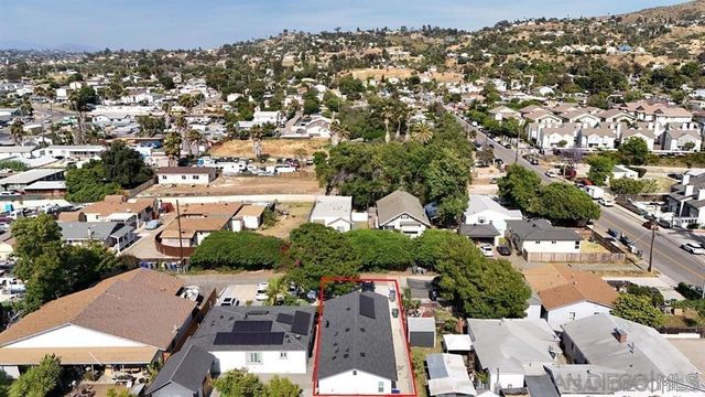8834 Valencia St, Spring Valley, CA 91977