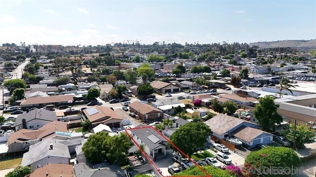 8834 Valencia St, Spring Valley, CA 91977