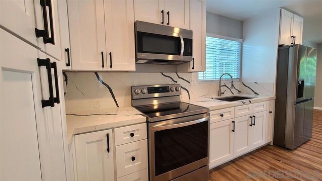 8834 Valencia St, Spring Valley, CA 91977