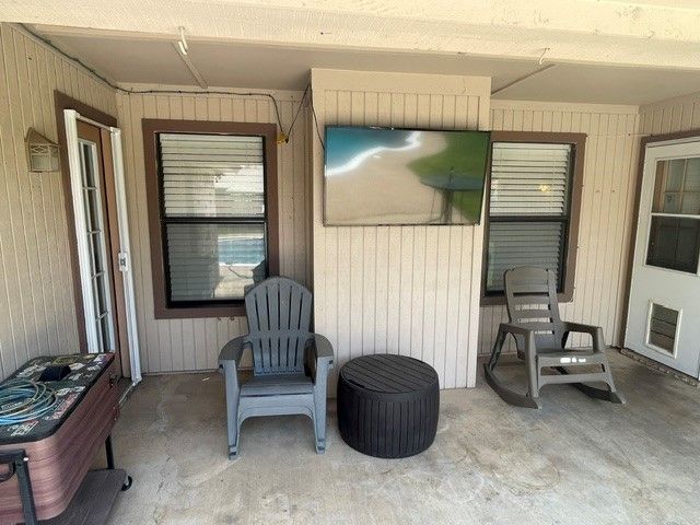 8221 Mark Lane, Watauga, TX 76148