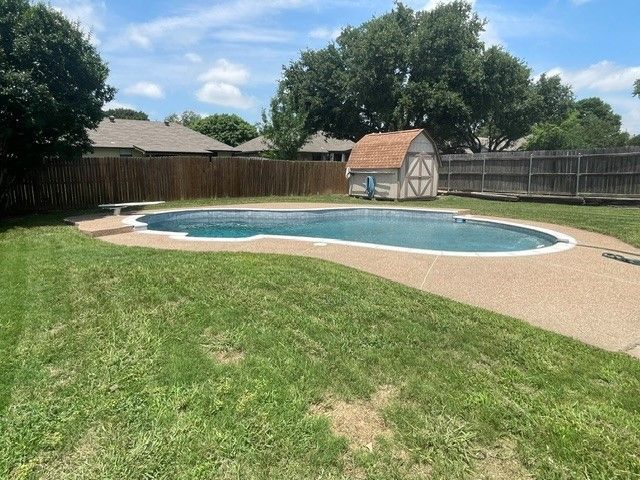 8221 Mark Lane, Watauga, TX 76148