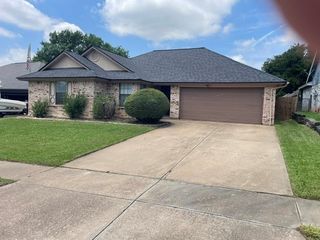 8221 Mark Lane, Watauga, TX 76148