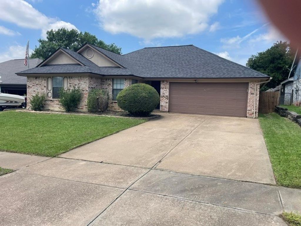 8221 Mark Lane, Watauga, TX 76148