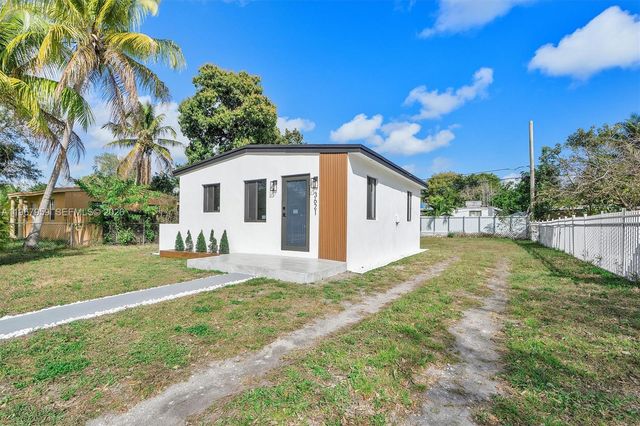 3621 SW 48th Ave, West Park, FL 33023