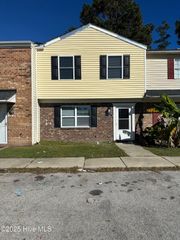 320 Myrtlewood Circle, Jacksonville, NC 28546