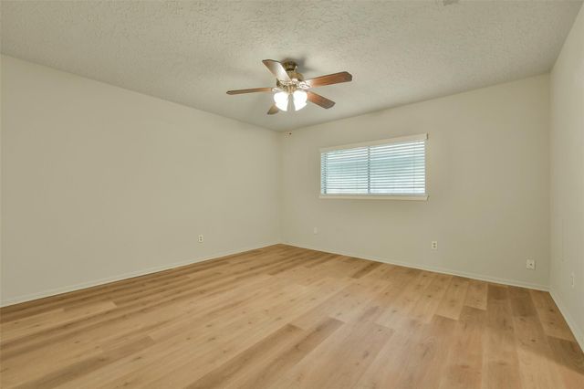2775 Glen Haven Drive, League City, TX 77573