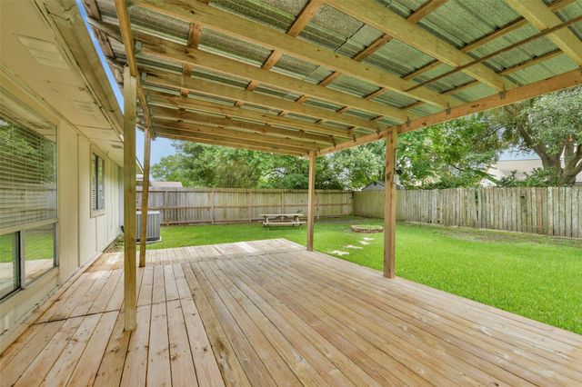2775 Glen Haven Drive, League City, TX 77573