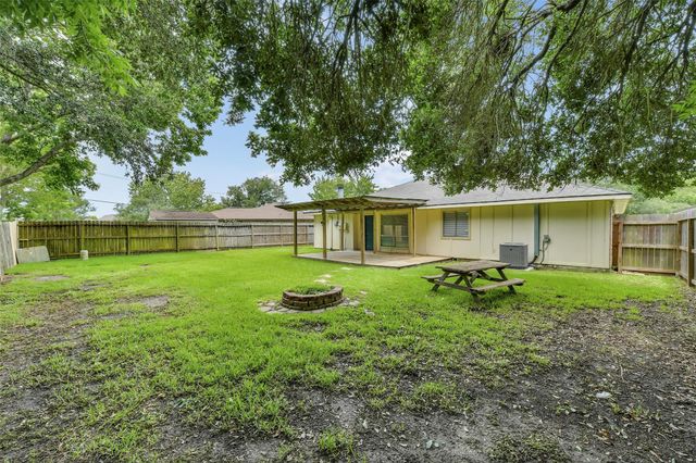 2775 Glen Haven Drive, League City, TX 77573