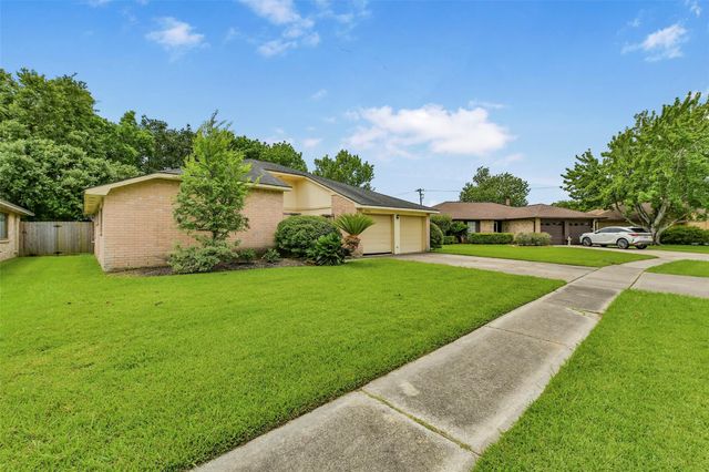2775 Glen Haven Drive, League City, TX 77573