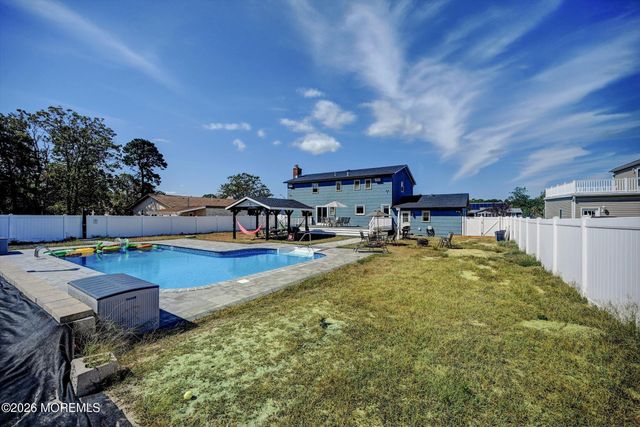 815 Gilmores Island Road, Toms River, NJ 08753