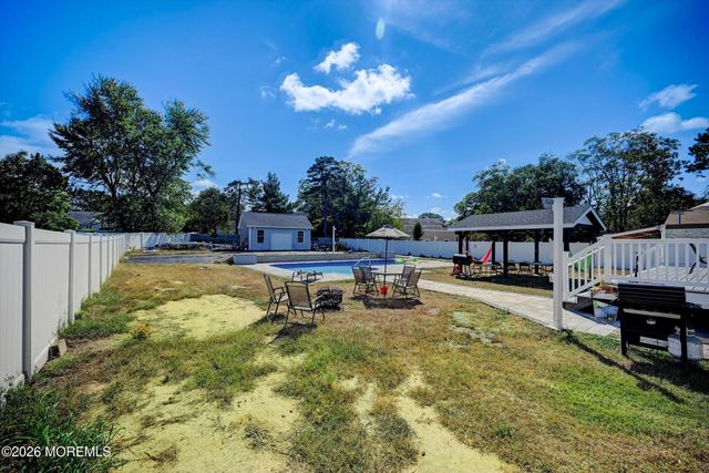 815 Gilmores Island Road, Toms River, NJ 08753