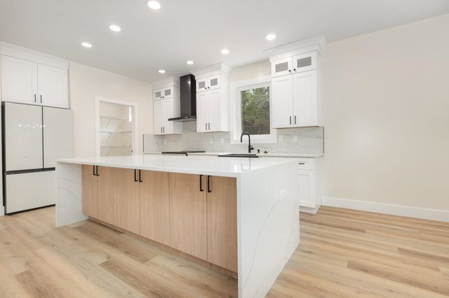 115 Crest Road, Campobello, SC 29322