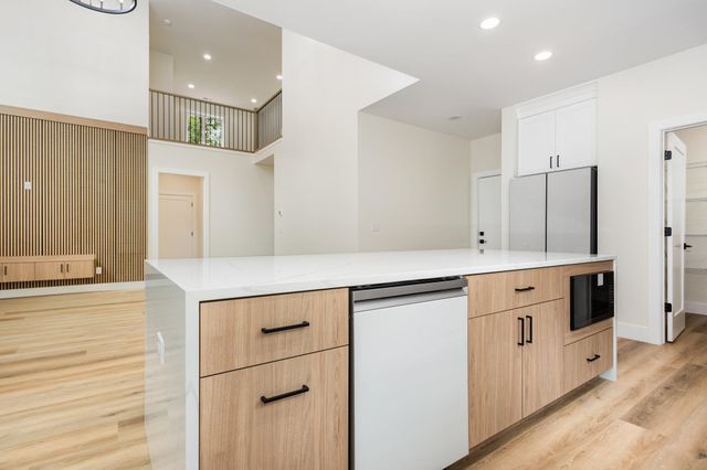 115 Crest Road, Campobello, SC 29322