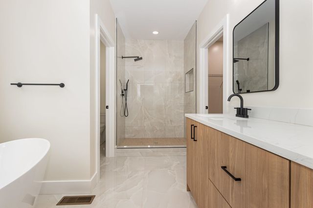 115 Crest Road, Campobello, SC 29322