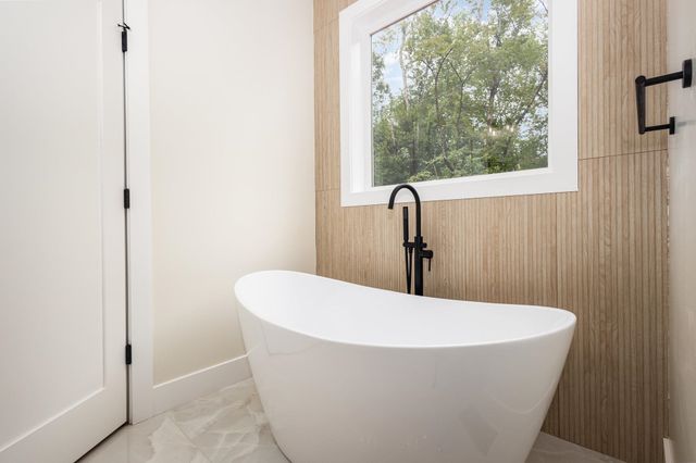 115 Crest Road, Campobello, SC 29322