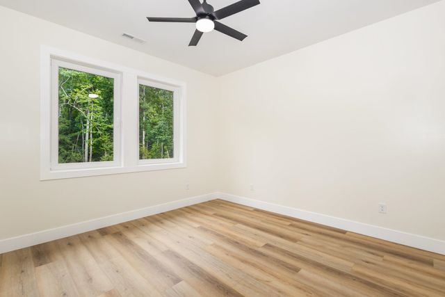 115 Crest Road, Campobello, SC 29322