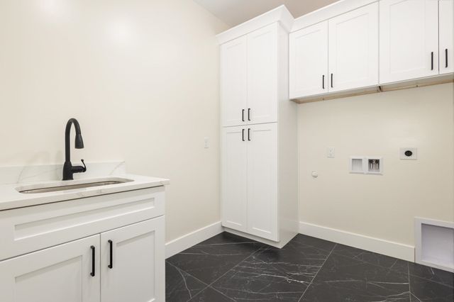 115 Crest Road, Campobello, SC 29322