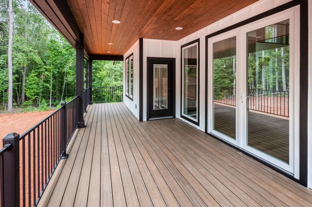 115 Crest Road, Campobello, SC 29322