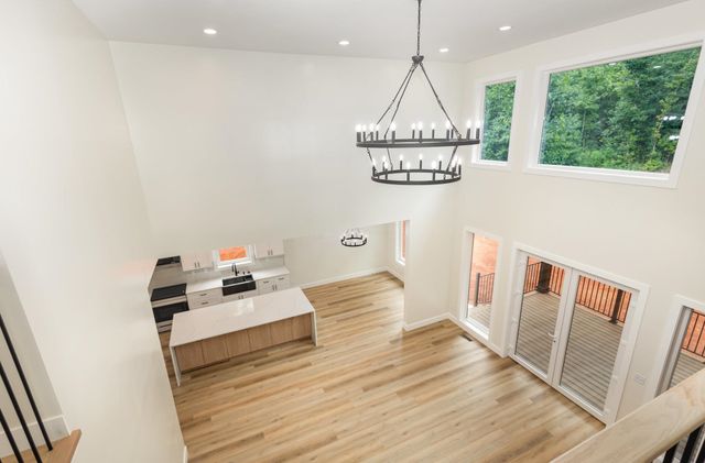 115 Crest Road, Campobello, SC 29322