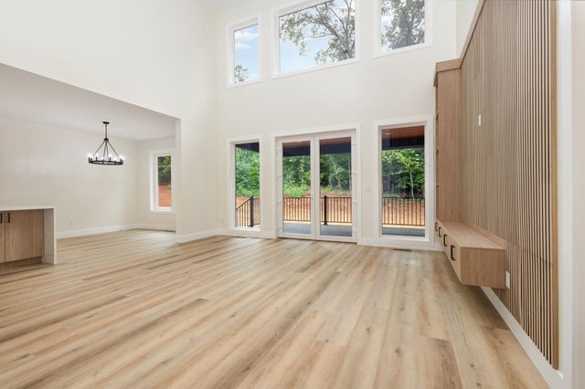 115 Crest Road, Campobello, SC 29322