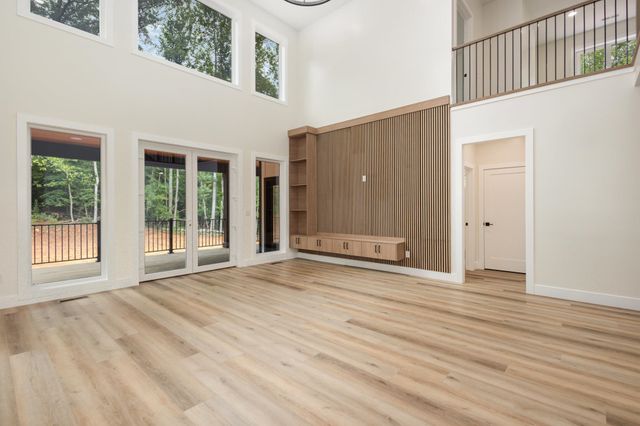 115 Crest Road, Campobello, SC 29322