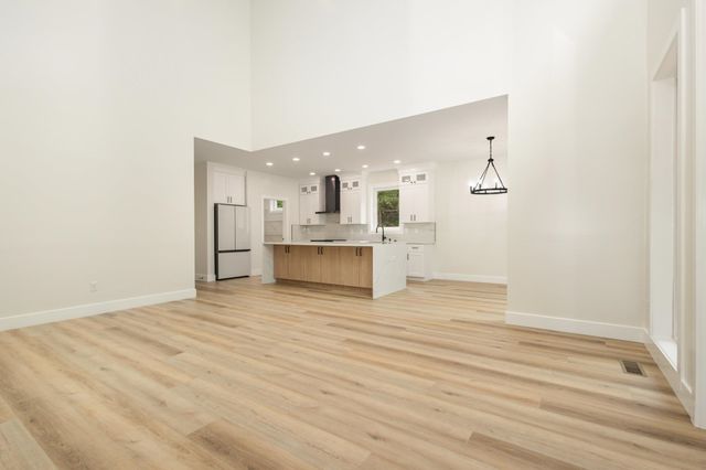 115 Crest Road, Campobello, SC 29322