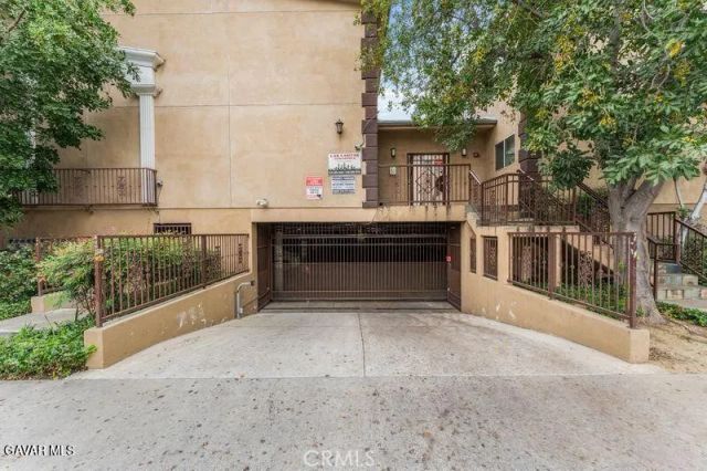 14618 Gilmore Street 16, Van Nuys, CA 91411