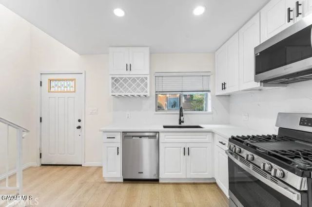 14618 Gilmore Street 16, Van Nuys, CA 91411