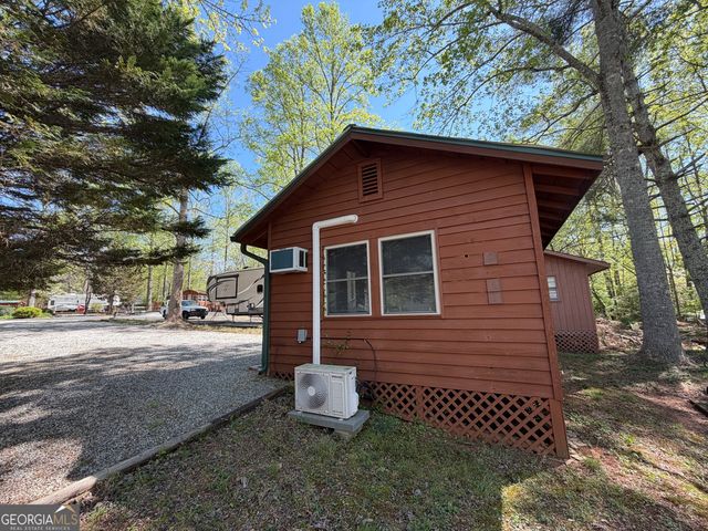 111 Maple Wood Lane, Cleveland, GA 30528