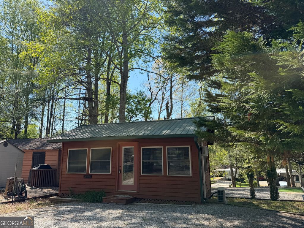 111 Maple Wood Lane, Cleveland, GA 30528