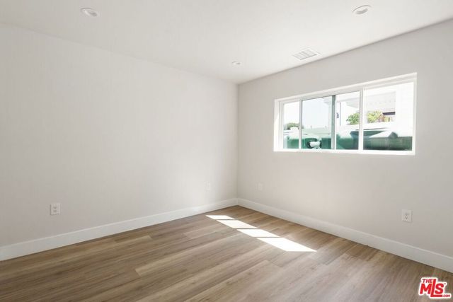 716 W 41st Place 1, Los Angeles, CA 90037